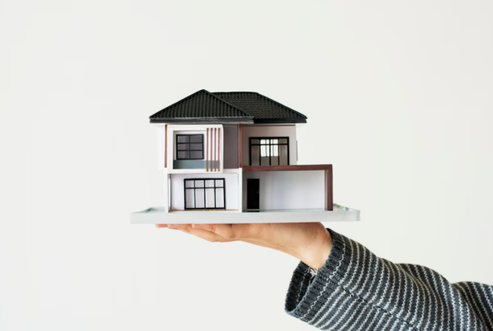 https://ru.freepik.com/free-photo/hand-presenting-model-house-for-home-loan-campaign_15667726.htm#fromView=search&page=1&position=0&uuid=51307008-fc77-47d5-ac63-df60e6f23aa9
